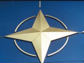 Эмблема НАТО. Фото Reuters (c)