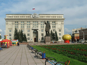 Кемерово, центральная площадь. Фото с сайта econbook.kemsu.ru