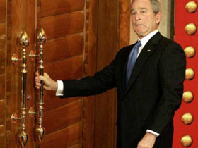 Джордж Буш, президент США. Фото: shturmuy.ru (с)