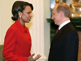 Кондолиза Райс и Владимир Путин. Фото с сайта ru.wikipedia.org