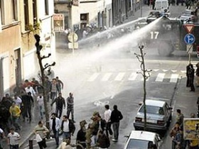 Разгон демонстрации водометом. Фото: newsvm.com