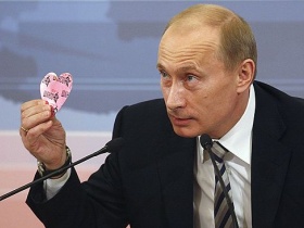Путин на пресс-конференции. Фото газеты "Коммерсант"