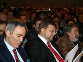 Участники   объединительной конференции демократических сил,  апрель 2008. Фото Каспаров.Ru
