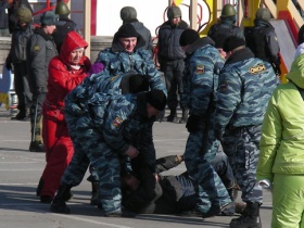Задержания на митинге автомобилистов во Владивостоке. Фото: Ольга Исаева
