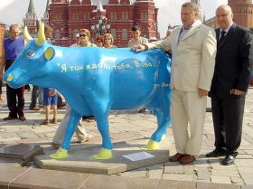 Сергей Абельцев, Владимир Жириновский, корова, фото http://www.abeltsev.ru