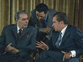 Встреча Ричарда Никсона и Леонида Брежнева. Фото: с сайта fadedgiant.net
