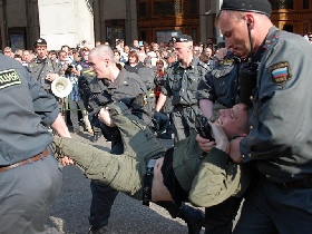 31 мая, задержание участников митинга в защиту Конституции. Фото Каспарова.Ru