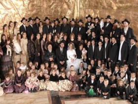 Большая семья. Фото с сайта www.sinagoga.kz