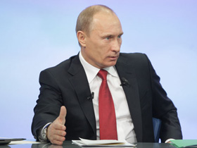 Владимир Путин во время прямой линии. Фото: vesti.ru  