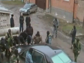 Задержание Магомеда Хазбиева. Кадр из видеоролика.