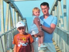 Кирилл Коротков с детьми. Фото с сайта sobesednik.ru