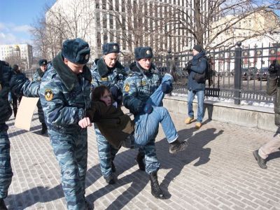 Задержания  на пикете у ФСИН. Фото: Ю.Тимофеева Грани.Ru