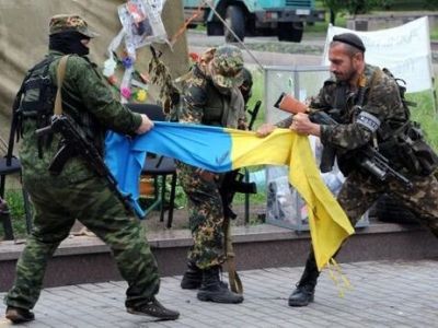 Сепаратисты в Донецке (www.haaretz.com)