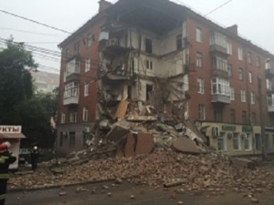 Один из пострадавших при обрушении дома в Перми скончался