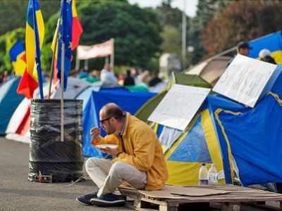 В центре Кишинева на акции протеста участники разбили около 90 палаток