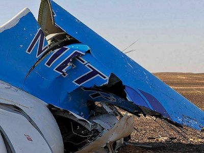 Обломки самолета A-321 "КогалымАвиа". Фото - Reuters, источник - www.gazeta.ru