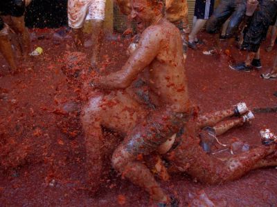 Фестиваль La Tomatina в испанском городе Буньоле. Фото: Heino Kalis/Reuters