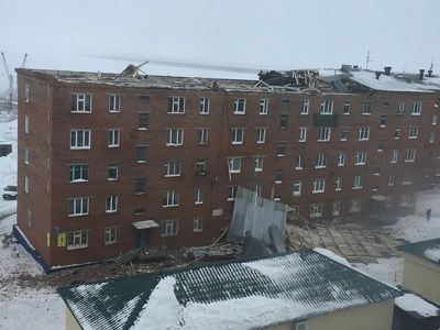 В Красноярском крае ветер сорвал крышу дома