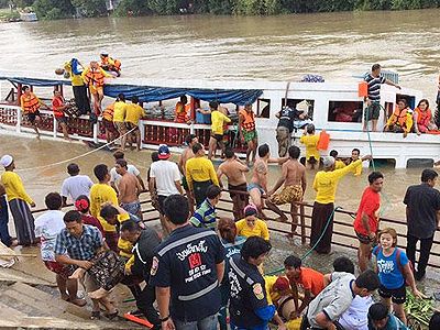 В Таиланде затонуло судно с паломниками