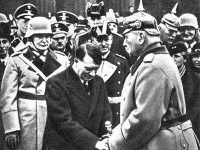 Гитлер и Гинденбург. Фото: unian.net