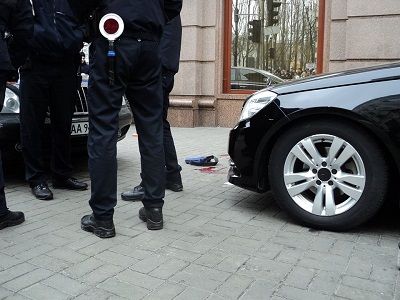 Место убийства Дениса Вороненкова, Киев, 23.3.17. Публикуется в www.facebook.com/elena.borovskaya09