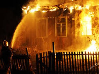 Жительница Забайкалья подожгла дом, чтобы убить своих детей