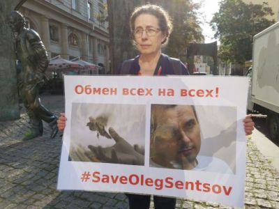 В Москве задержали участников пикетов в поддержку Сенцова и Балуха