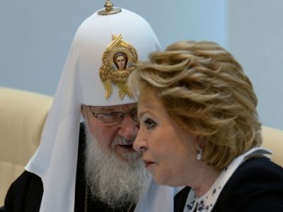 Патриарх Кирилл (Гундяев) и Валентина Матвиенко. Фото: journalufa.com