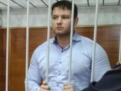 До 25 мая оставили в СИЗО уральского блогера по обвинению в вымогательстве