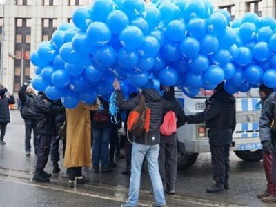 Полиция назвала синие шары на митинге 