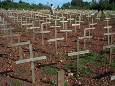 Кладбище жертв геноцида в Руанде. Фото: wiadomosci.dziennik.pl