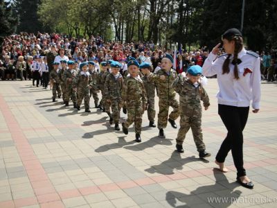 В Пятигорске детсадовцев вывели на парад 