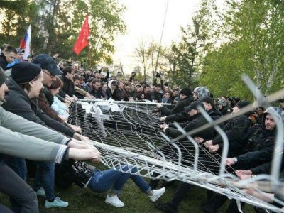 Обвинение запросило 360 часов обязательных работ участнику протестов в Екатеринбурге