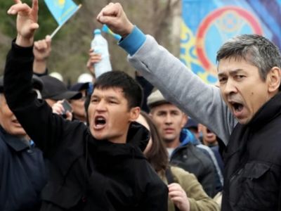 Протестующие в Казахстане. Фото: polemika.com.ua