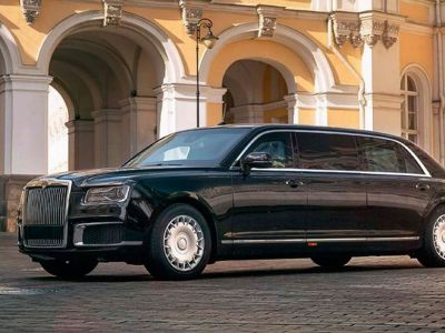 Мантуров рассказал, сколько будут стоить президентские лимузины Aurus