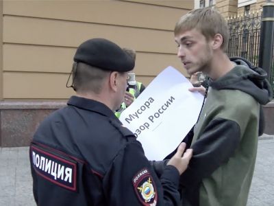 Задержание активиста в Москве.   Фото: YouTube