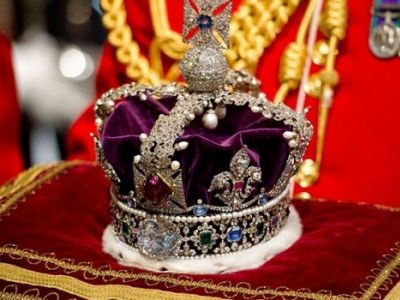 Британская королевская корона. Фото: tbn-tv.com