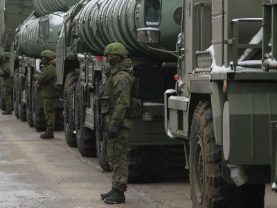 Дивизион зенитной ракетной системы (ЗРС) С-400 "Триумф". Фото: Владислав Сергиенко / РИА Новости