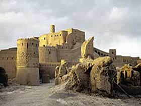 Средневековая крепость. Фото: iran.worlds.ru