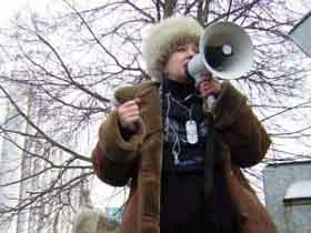 Анастасия Мальцева на митинге. Фото с сайта Ревком.Ру