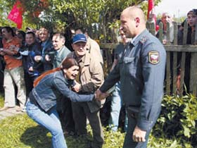 Жители Бутово против выселения. Фото с сайта rodgaz.ru (с)