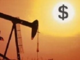 Нефть, доллар. Фото http://img.rosbalt.ru