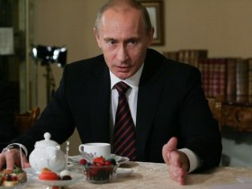 Владимир Путин на встрече с российскими писателями. Фото: с сайта daylife.com