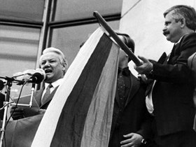 Борис Ельцин и Александр Руцкой. 1991 год. Фото: ng.ru (с)