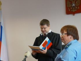 Вологодский судья Алексей Батов и прокурор. Фото с сайта KP.Ru