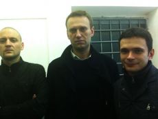 Удальцов, Навальный и Яшин в ОВД 
