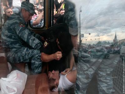 Избиение Дмитрия Монахова в автозаке. Фото Рустема Адагамова.