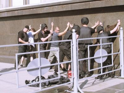 Задержание активистов "Другой России" у здания Госдумы.
