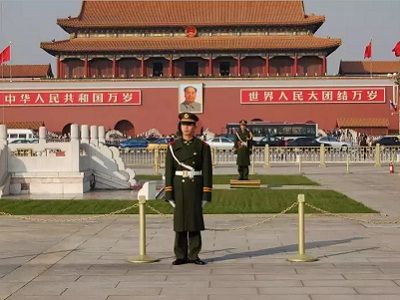 Пекин, площадь Тяньаньмынь. Источник - http://online.gto.ua/