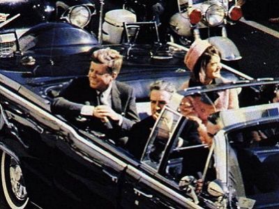 Джон Кеннеди за минуту до гибели, Даллас, 22.11.1963. Источник - kykyryzo.ru